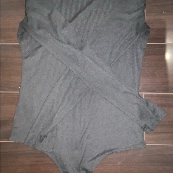 popular21 black long sleeve onesie - Picture 5 of 6